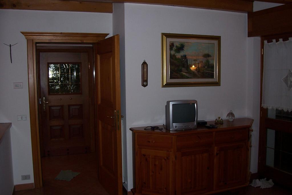 Fabbricato Indipendente Centro Apartment Lozzo Cadore Ruang foto