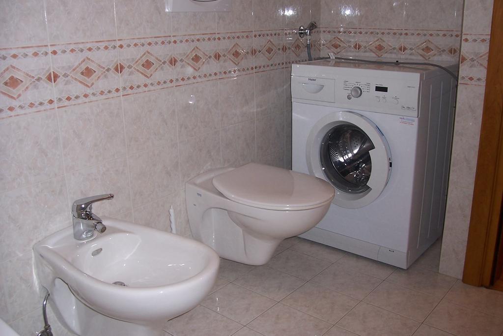 Fabbricato Indipendente Centro Apartment Lozzo Cadore Ruang foto