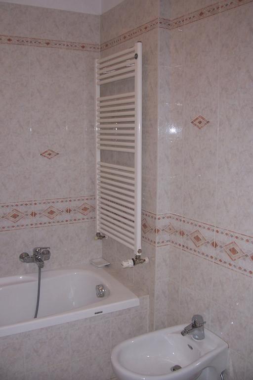 Fabbricato Indipendente Centro Apartment Lozzo Cadore Ruang foto