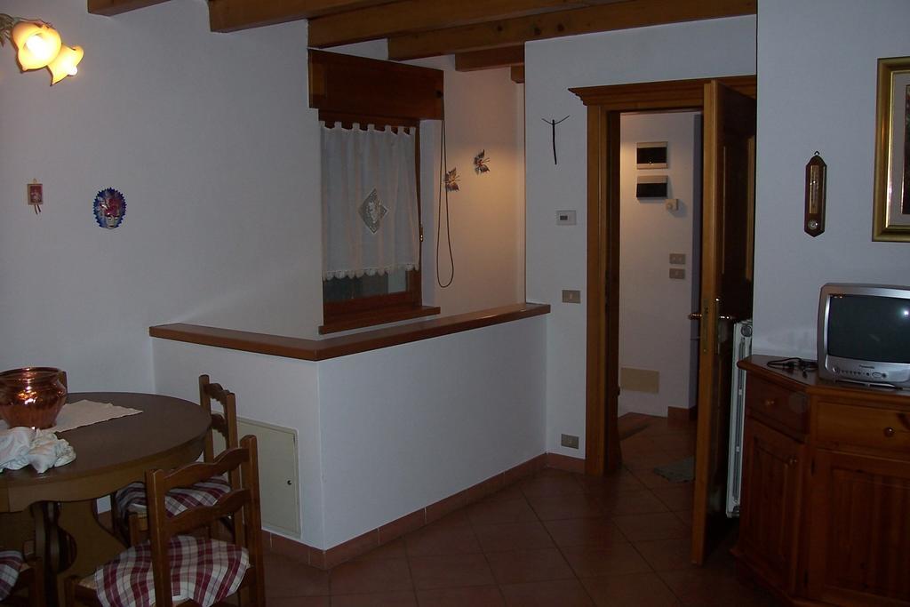 Fabbricato Indipendente Centro Apartment Lozzo Cadore Ruang foto