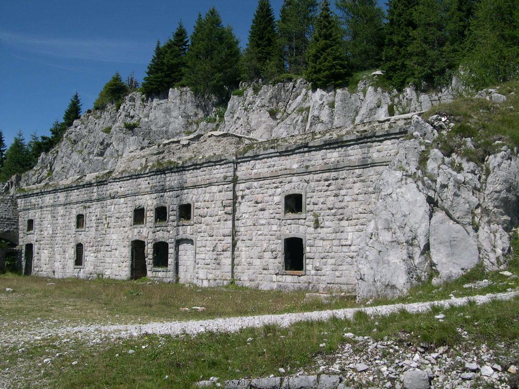 Fabbricato Indipendente Centro Apartment Lozzo Cadore Bagian luar foto